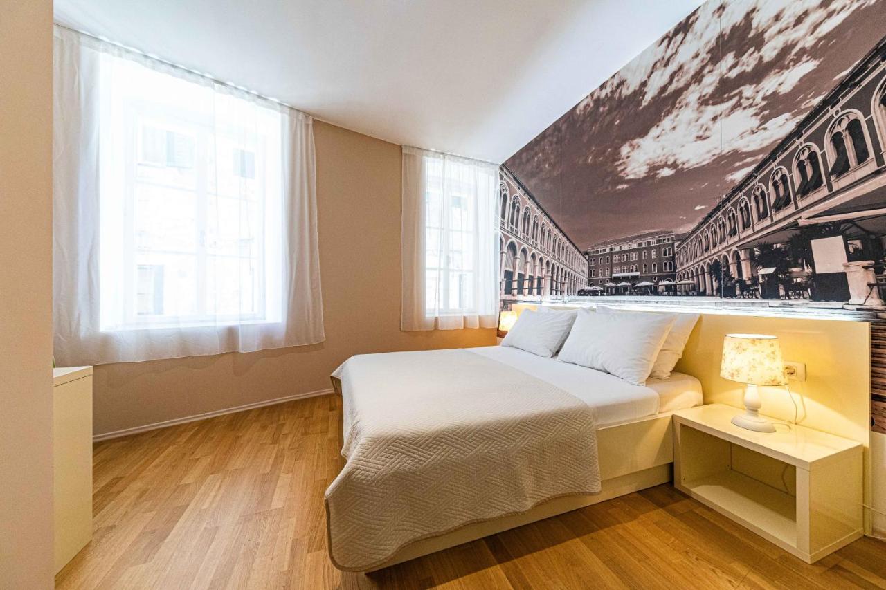 Pjaca City Rooms Split Bagian luar foto